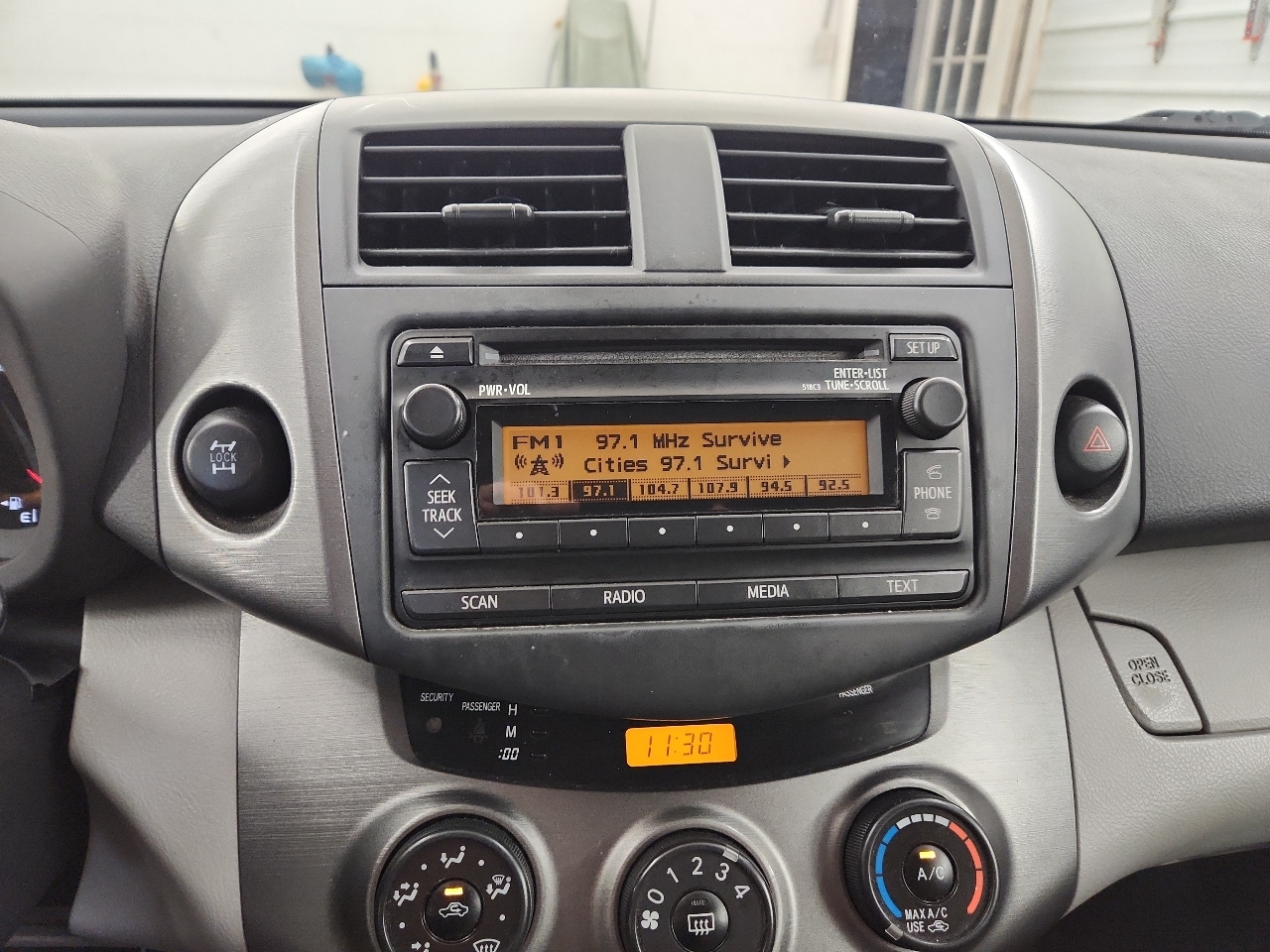 Toyota RAV4 Base I4 4WD 2012