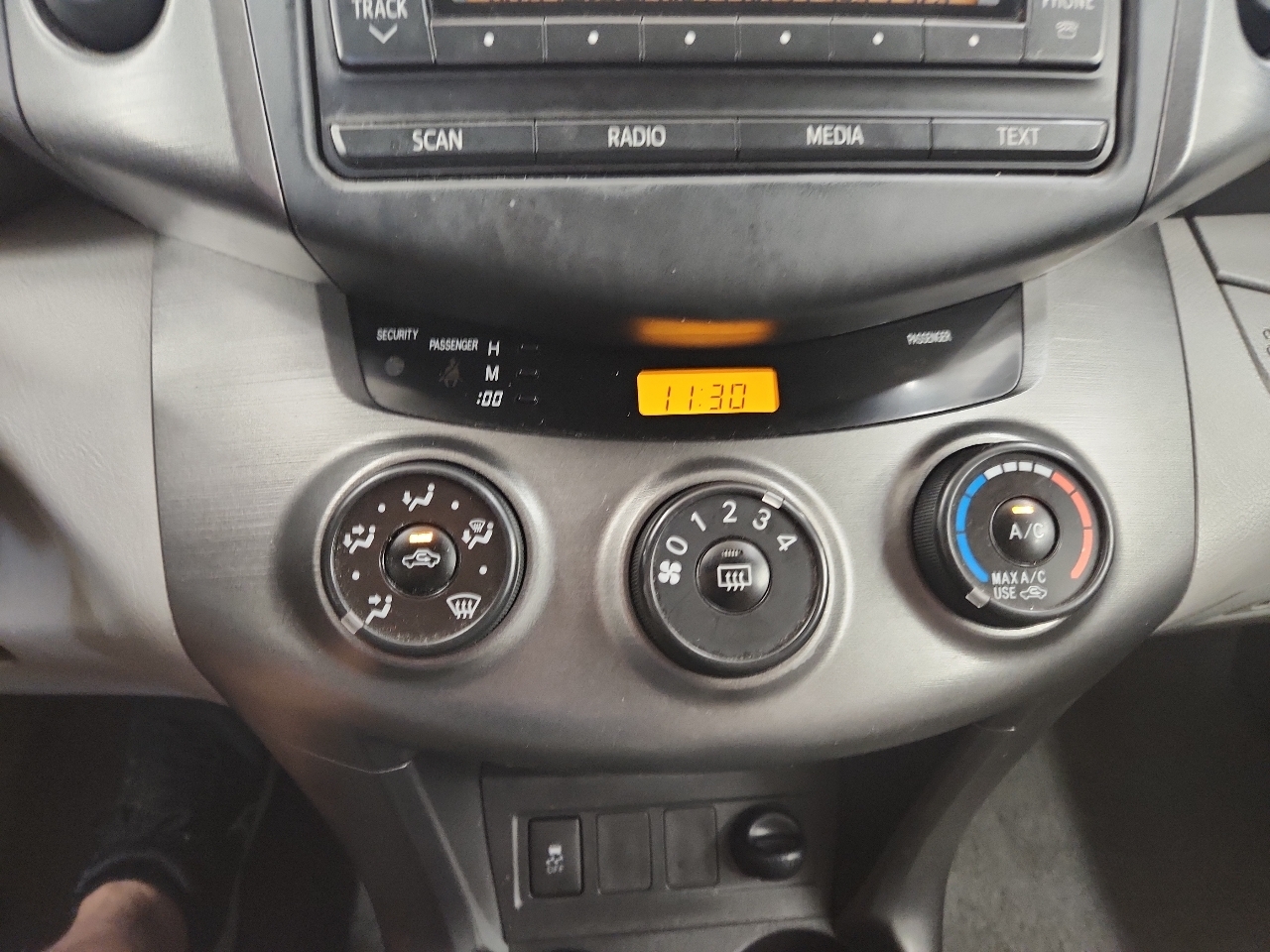 Toyota RAV4 Base I4 4WD 2012