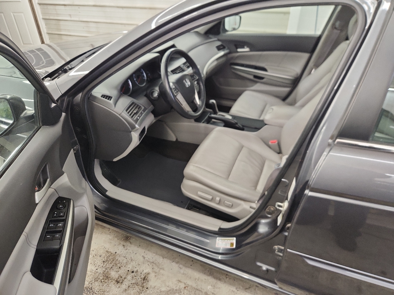 Honda Accord EX-L V-6 Sedan AT 2010