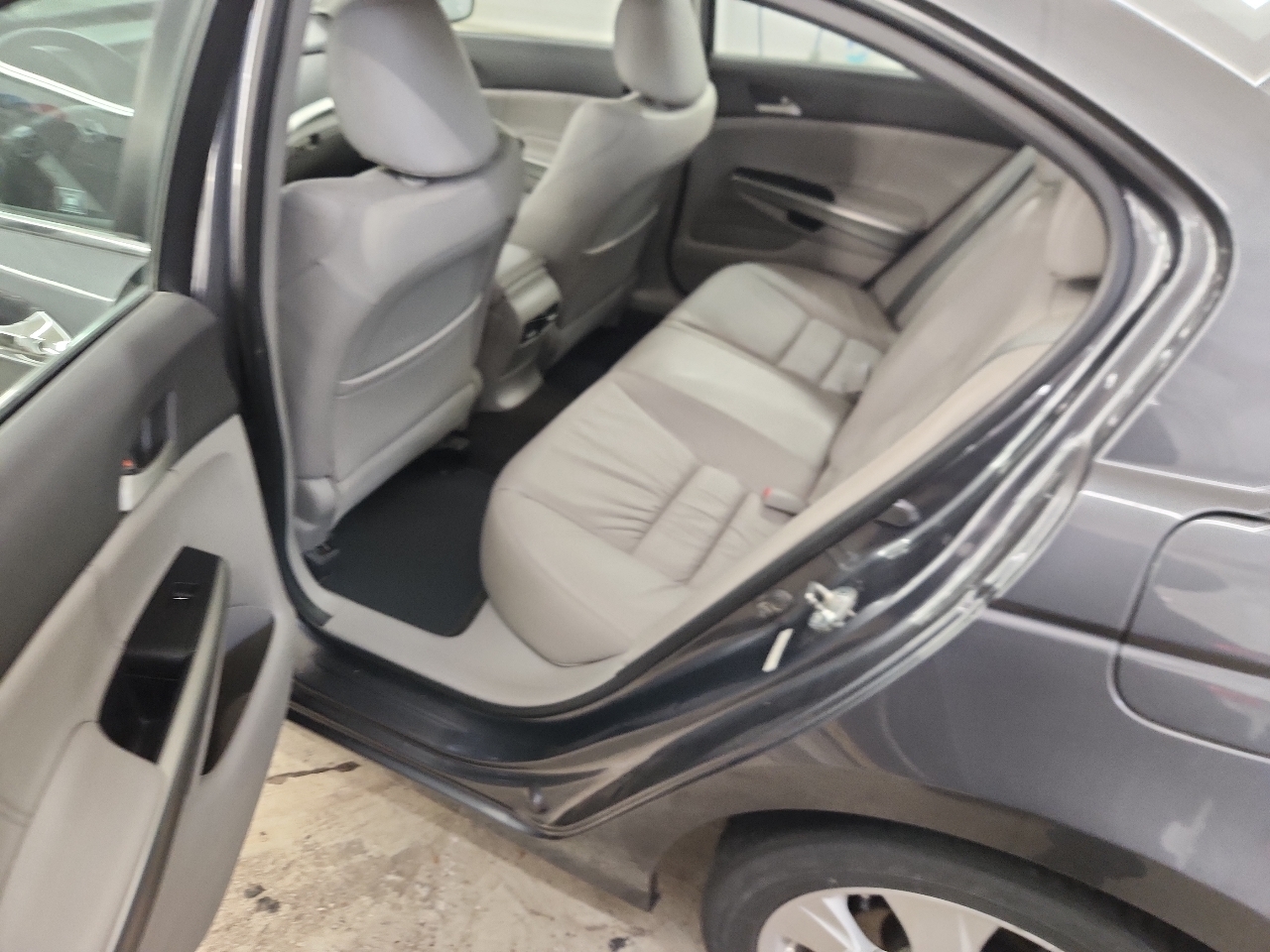 Honda Accord EX-L V-6 Sedan AT 2010