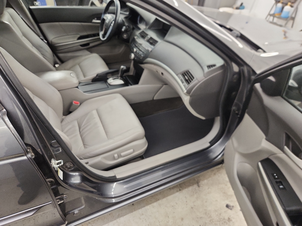 Honda Accord EX-L V-6 Sedan AT 2010