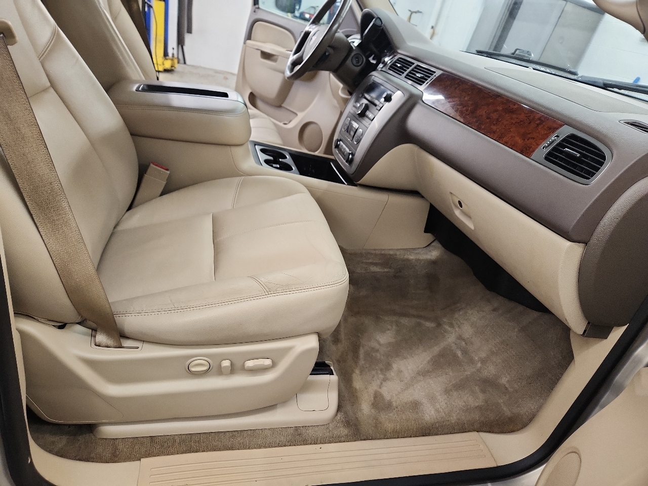 GMC Yukon XL 1500 SLT 2012