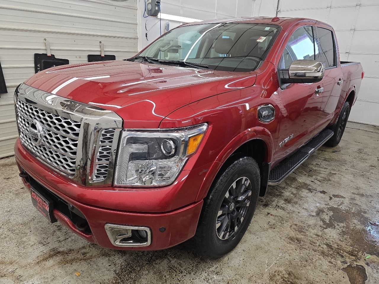 2017 Nissan Titan Platinum Reserve's photo