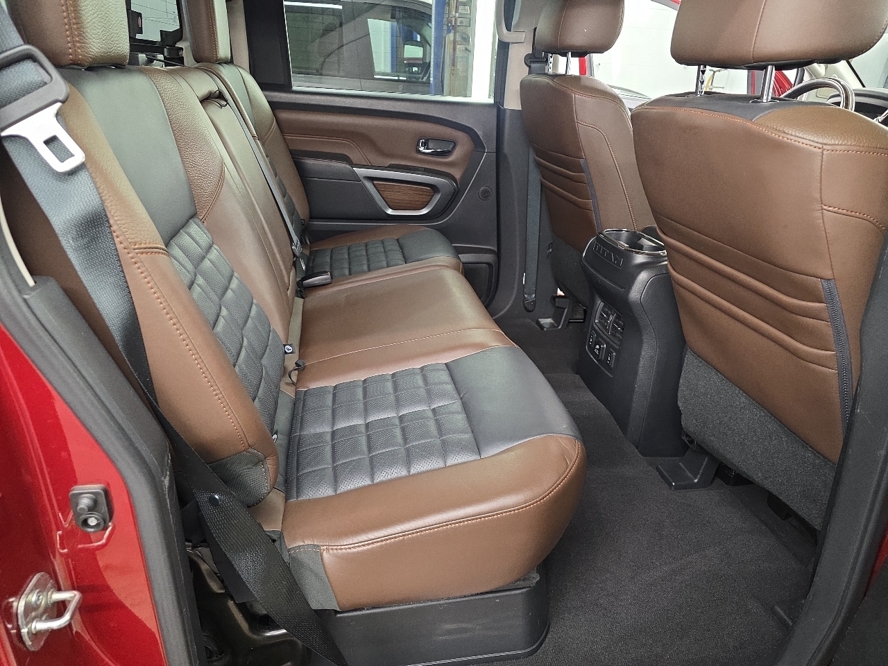 Nissan Titan SV 2017