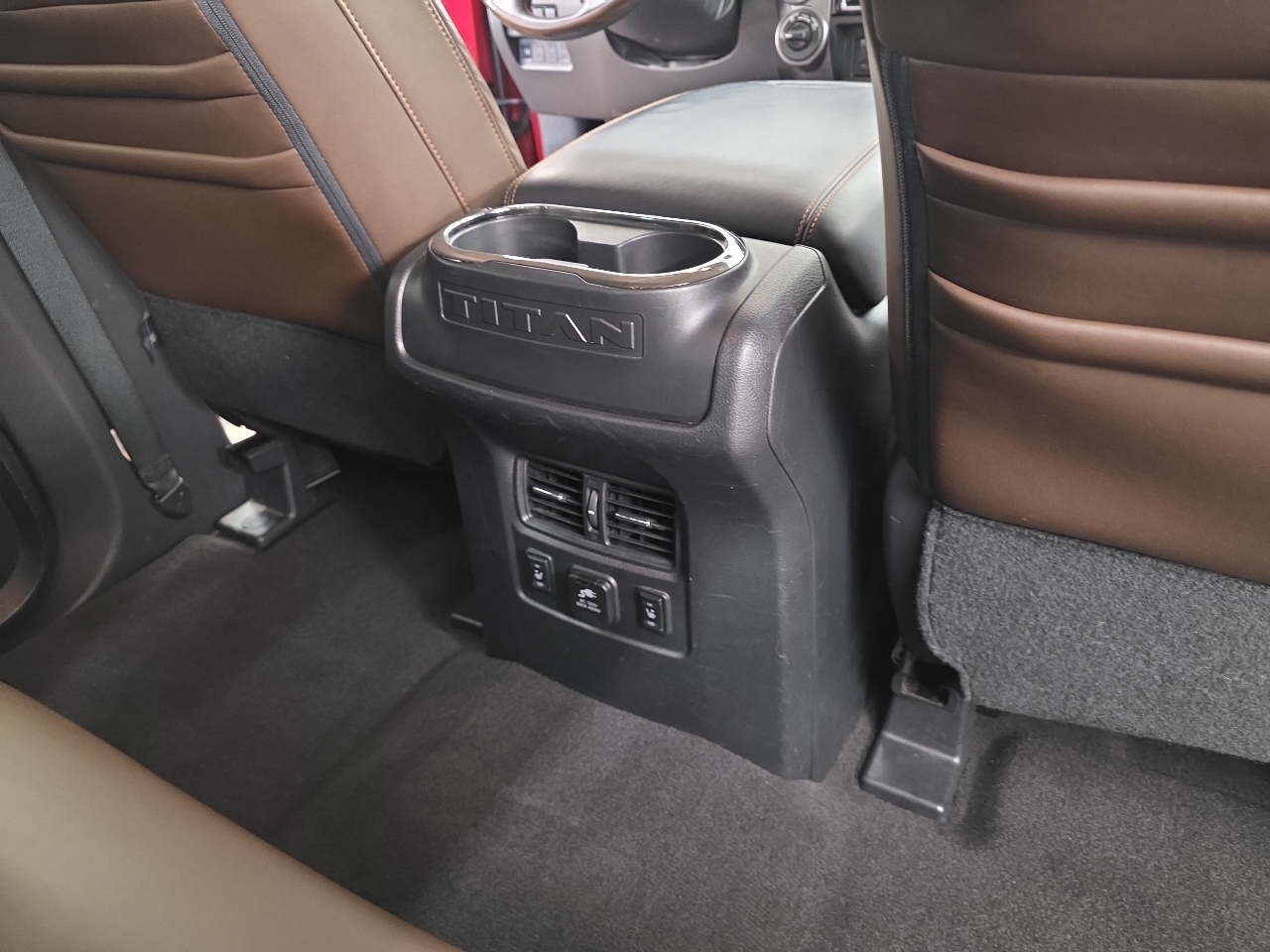 Nissan Titan SV 2017