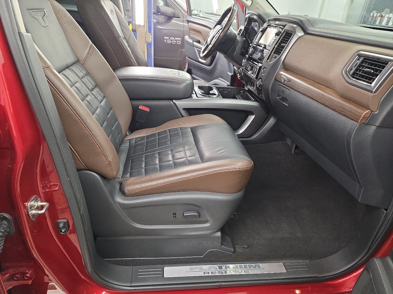 Nissan Titan SV 2017