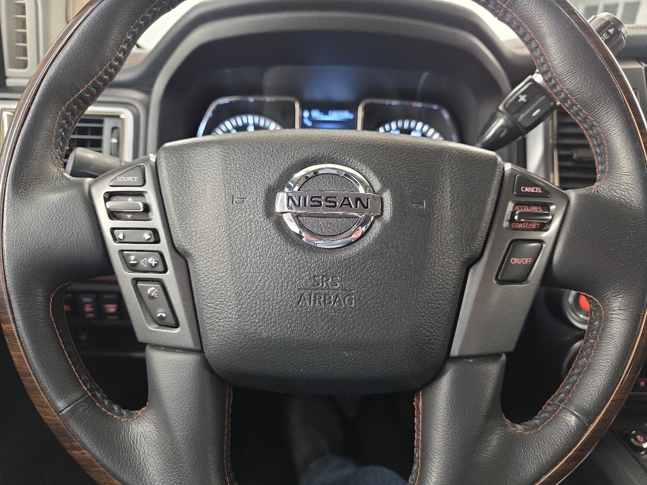 Nissan Titan SV 2017