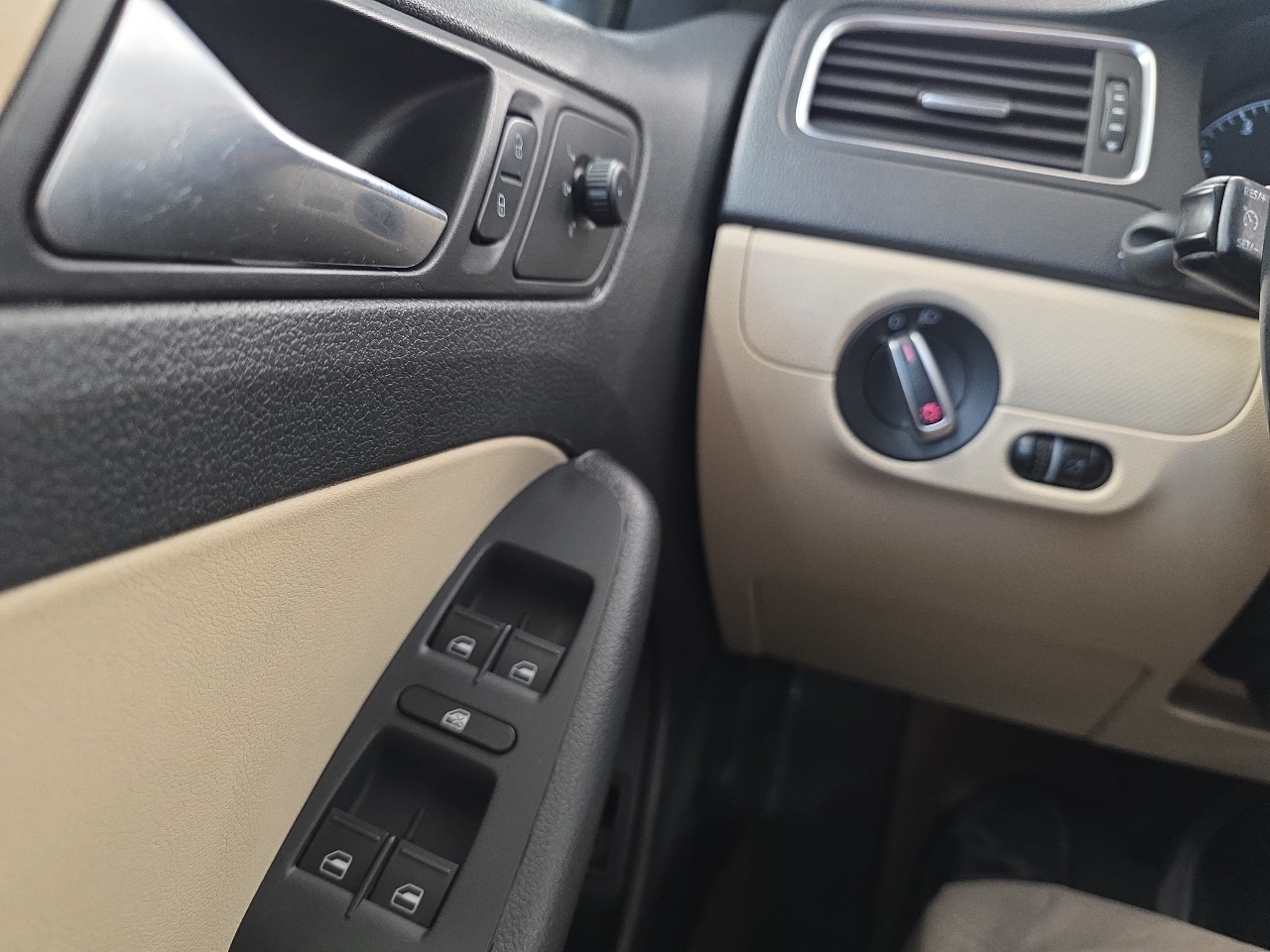 Volkswagen Jetta SE 2011