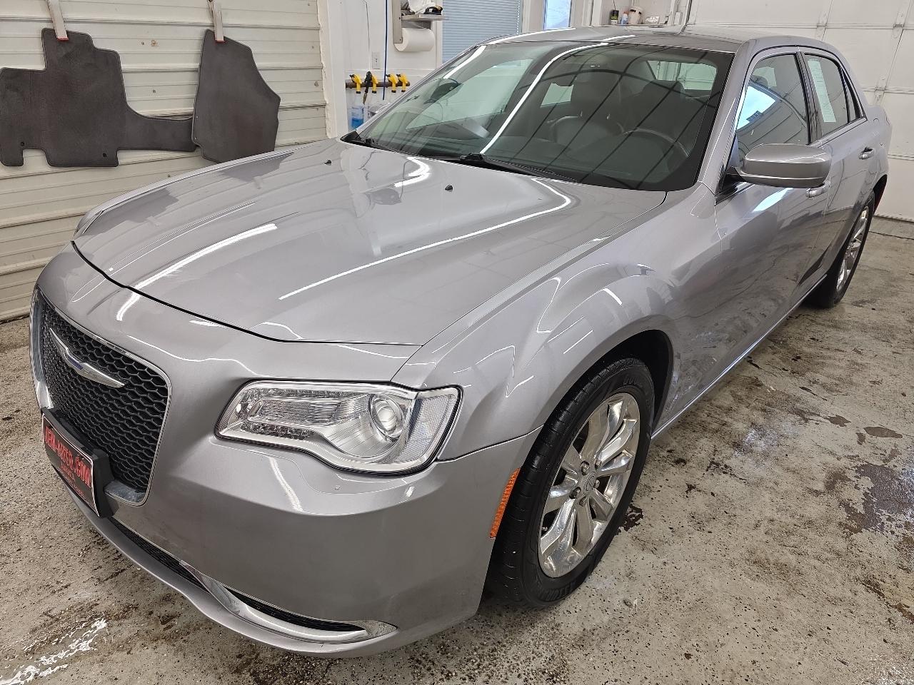 2017 Chrysler 300 Limited AWD