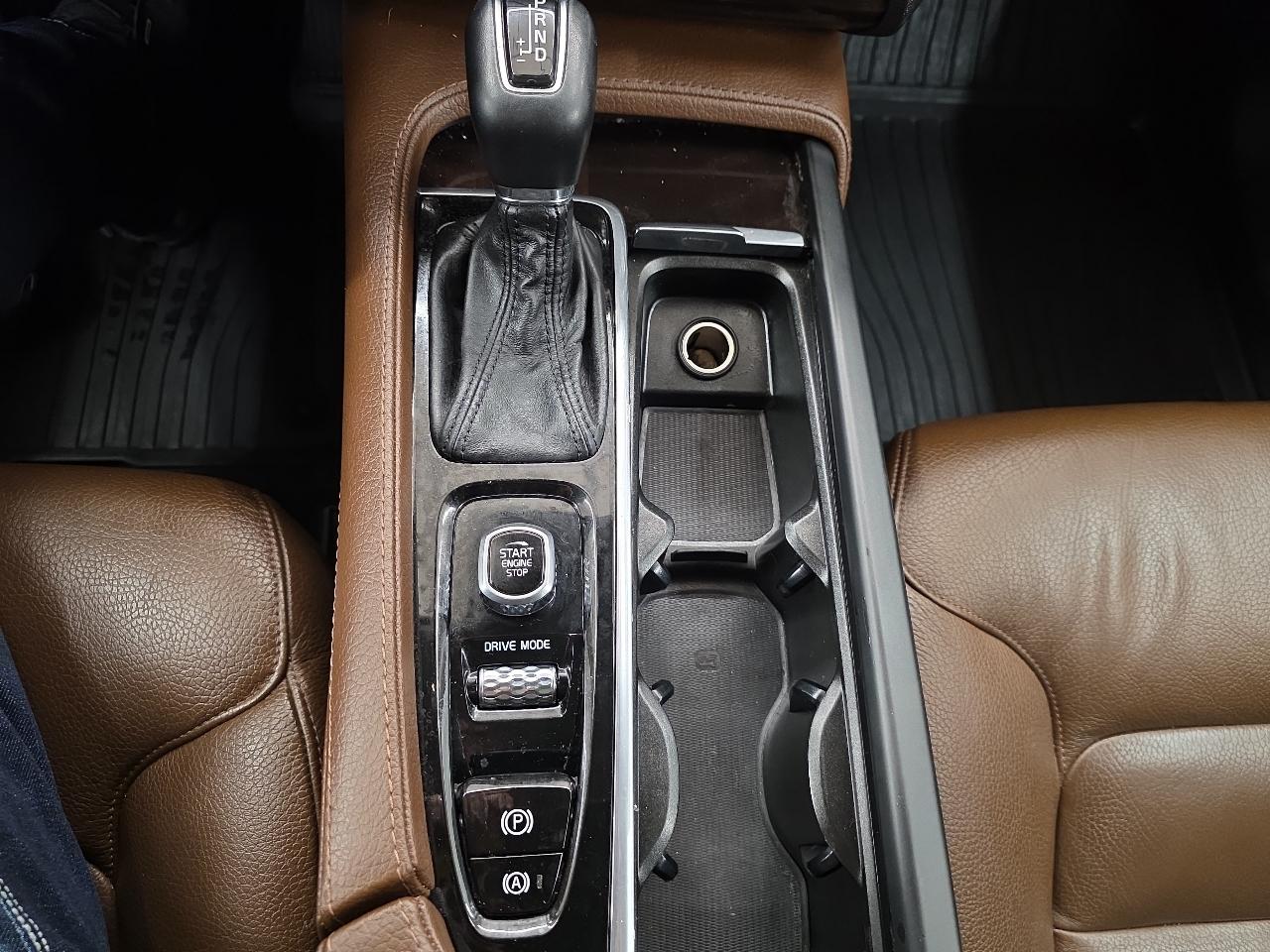 Volvo XC90 T6 Momentum AWD 2019