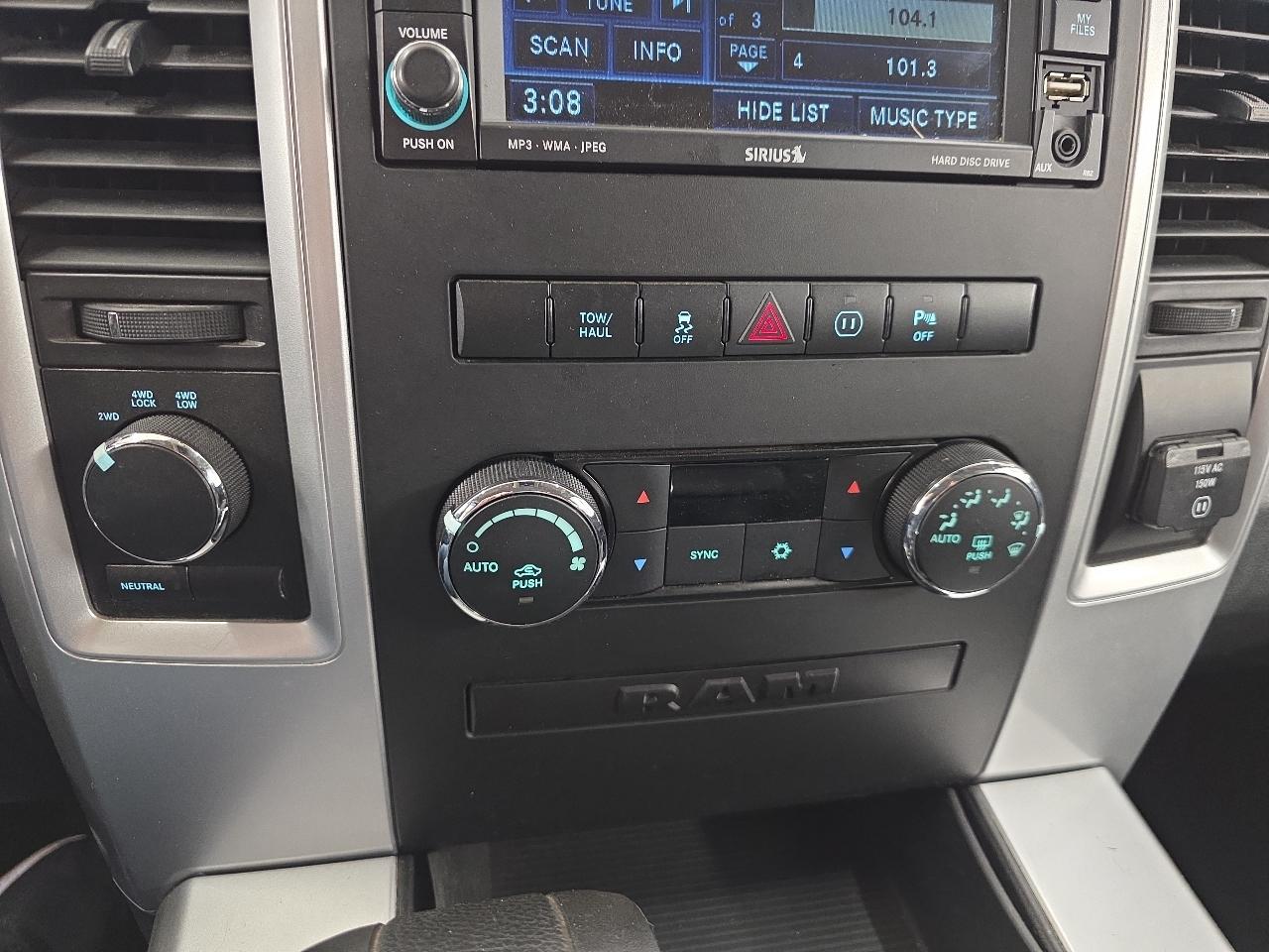 Dodge 1500 4WD Crew Cab 140.5" Sport 2010