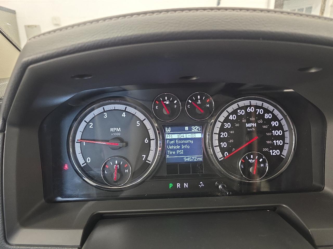 Dodge 1500 4WD Crew Cab 140.5" Sport 2010