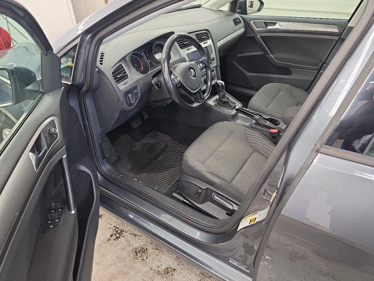 Volkswagen Golf SportWagen TSI SE 6A 2017