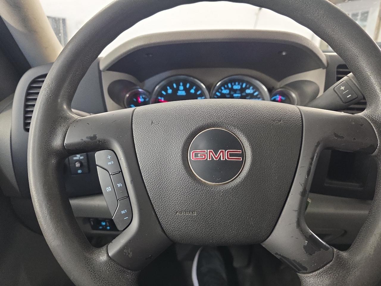 GMC Sierra 2500HD Work Truck Long Box 2WD 2013