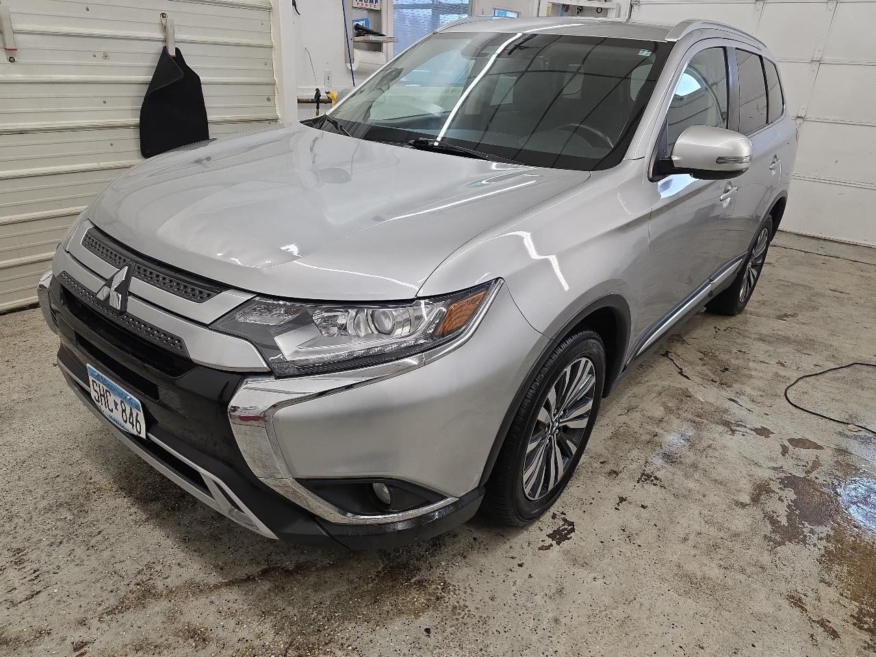 2020 Mitsubishi Outlander SE