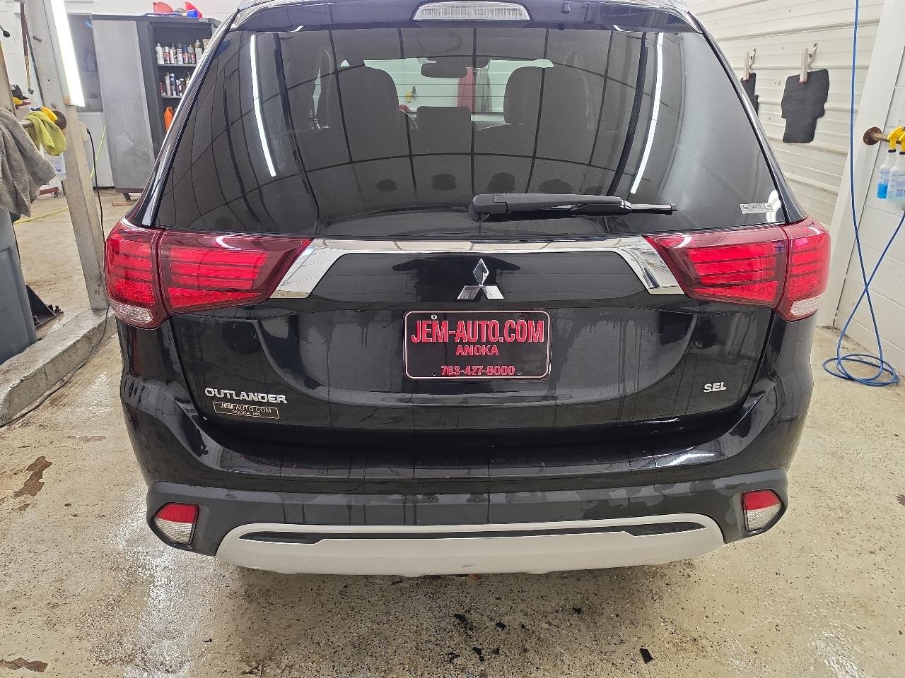 Mitsubishi Outlander SEL 4D SUV AWD 2020