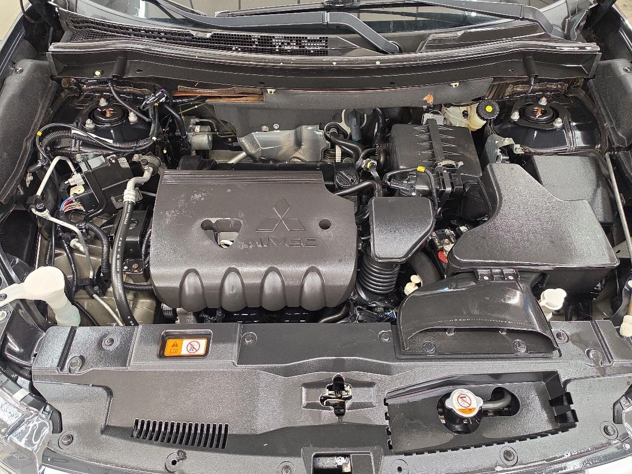 Mitsubishi Outlander SEL 4D SUV AWD 2020