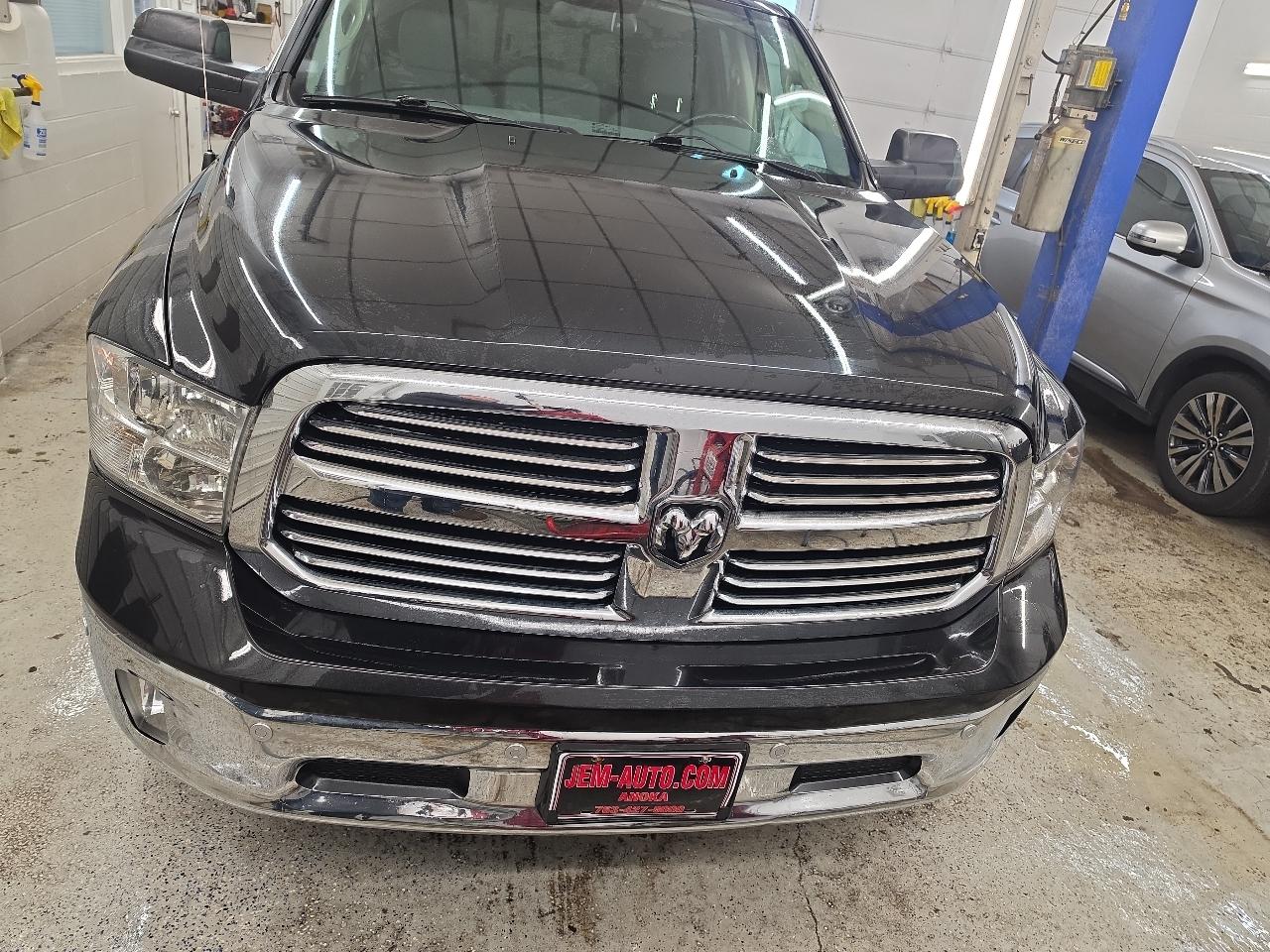 RAM 1500 SLT Quad Cab 2WD 2017
