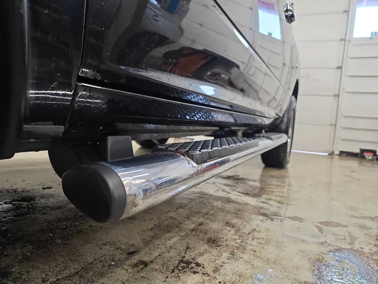 RAM 1500 SLT Quad Cab 2WD 2017