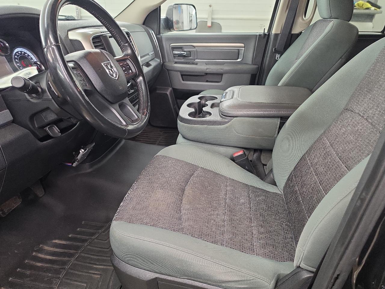 RAM 1500 SLT Quad Cab 2WD 2017