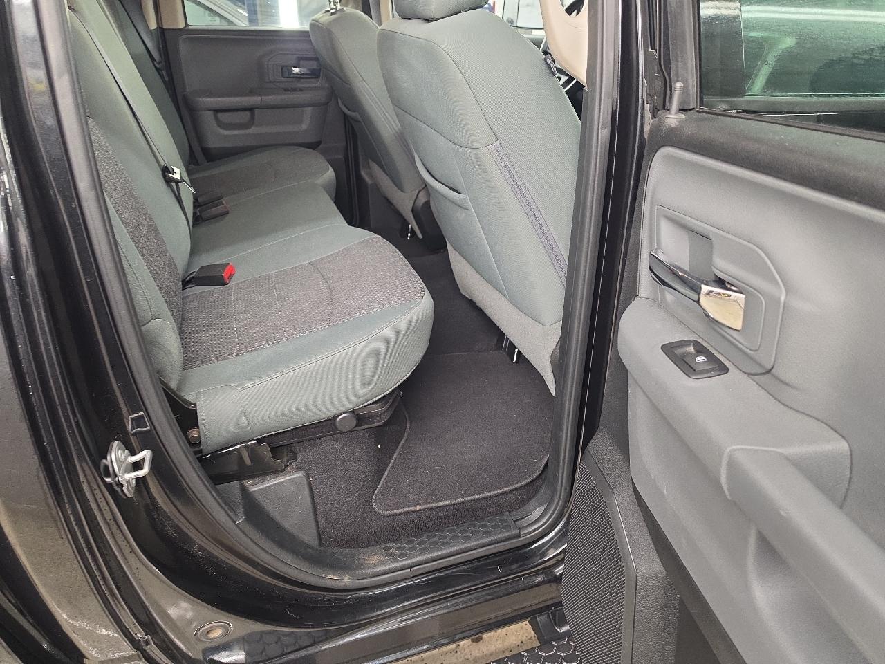 RAM 1500 SLT Quad Cab 2WD 2017