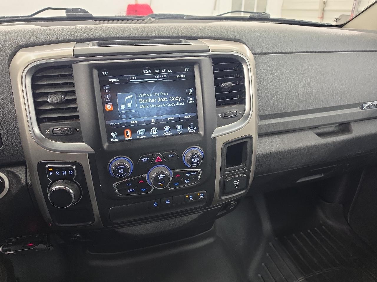 RAM 1500 SLT Quad Cab 2WD 2017