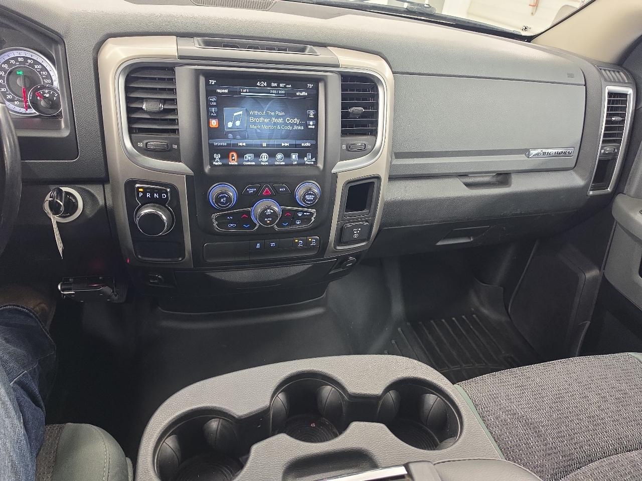 RAM 1500 SLT Quad Cab 2WD 2017