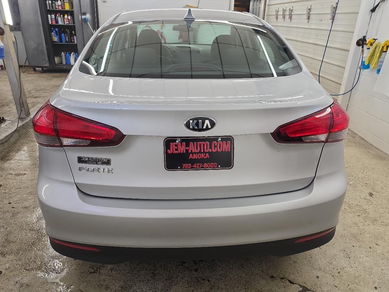 Kia Forte LX 4D Sedan 2017