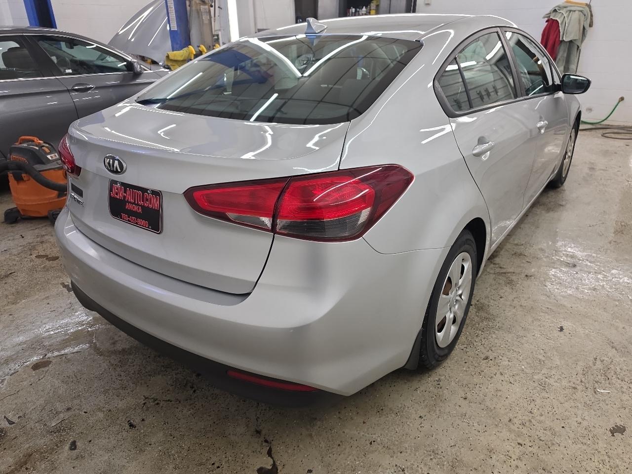 Kia Forte LX 4D Sedan 2017
