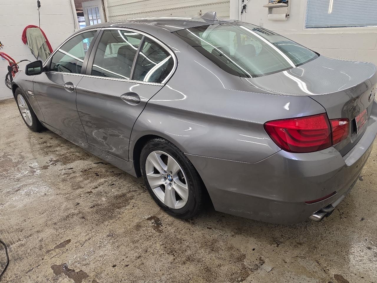BMW 5-Series 528i xDrive 2012