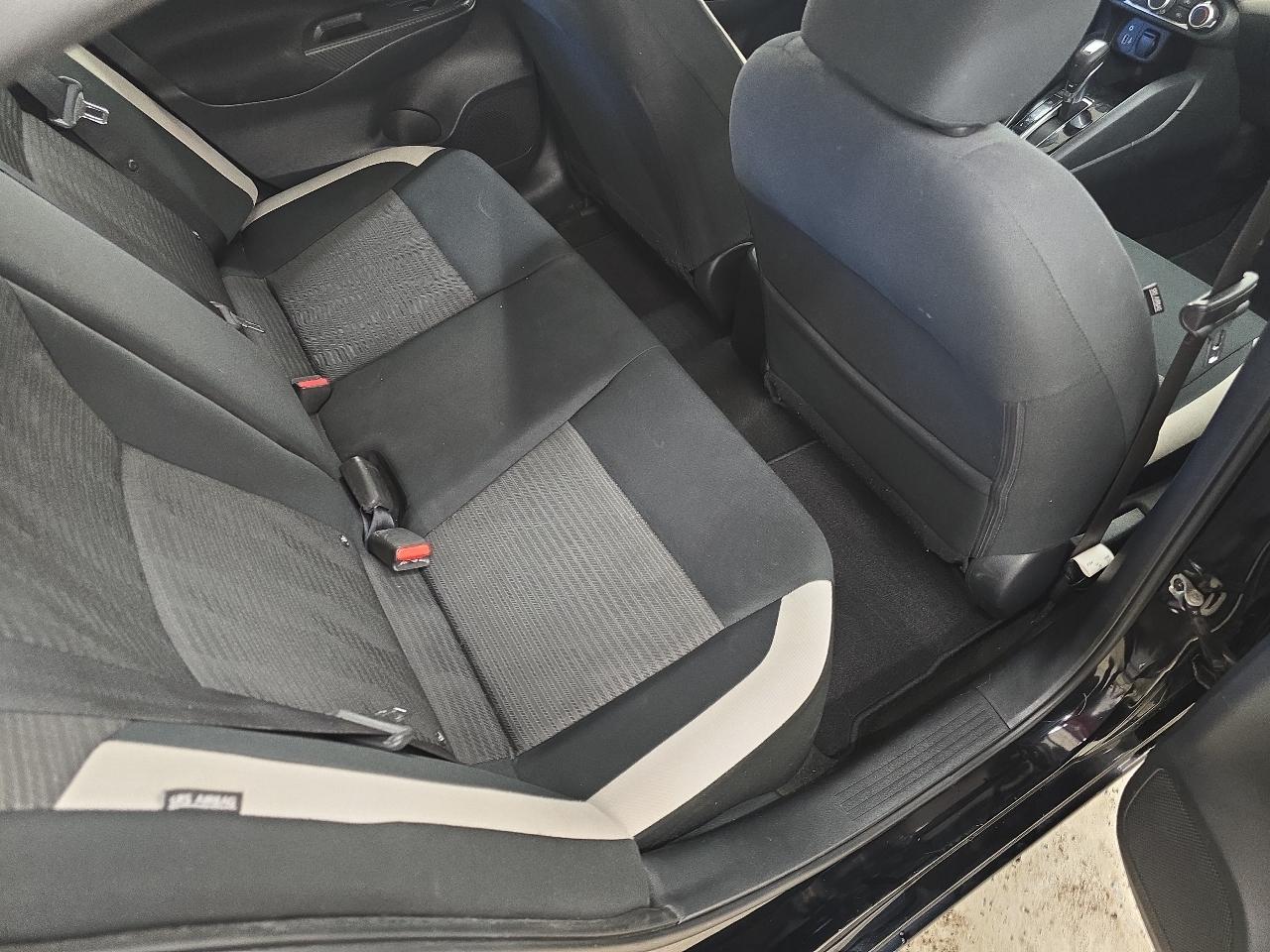 Nissan Versa SV 4D Sedan 2021