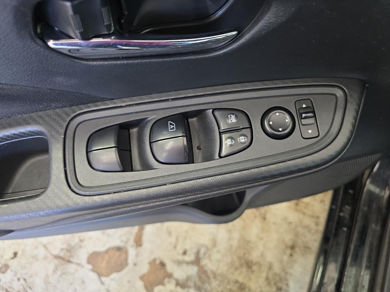 Nissan Versa SV 4D Sedan 2021