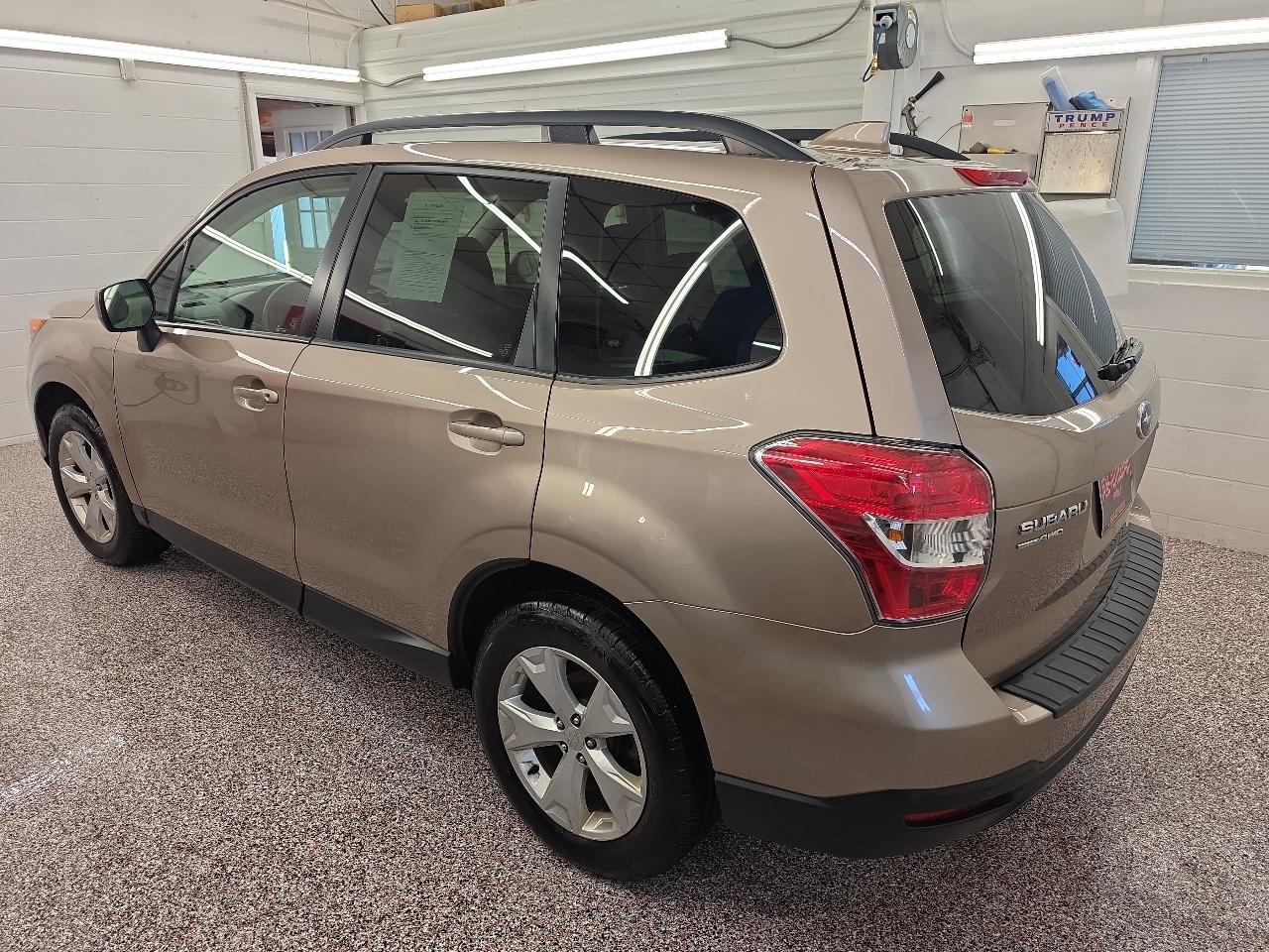 Subaru Forester 2.5i Premium PZEV CVT 2016