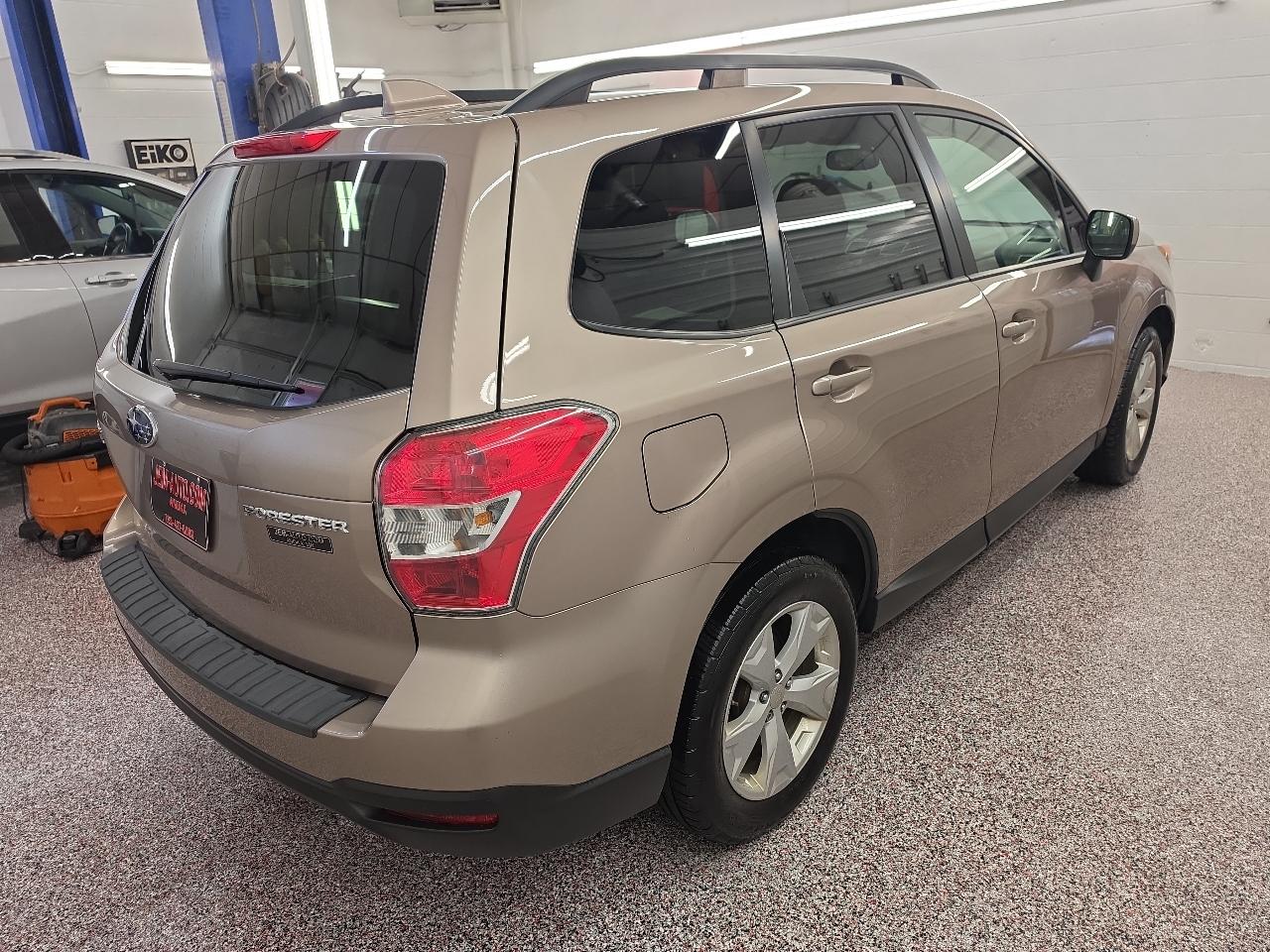 Subaru Forester 2.5i Premium PZEV CVT 2016