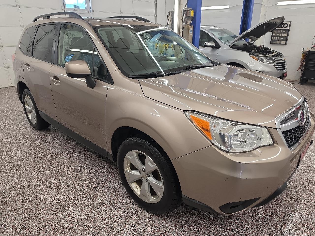Subaru Forester 2.5i Premium PZEV CVT 2016