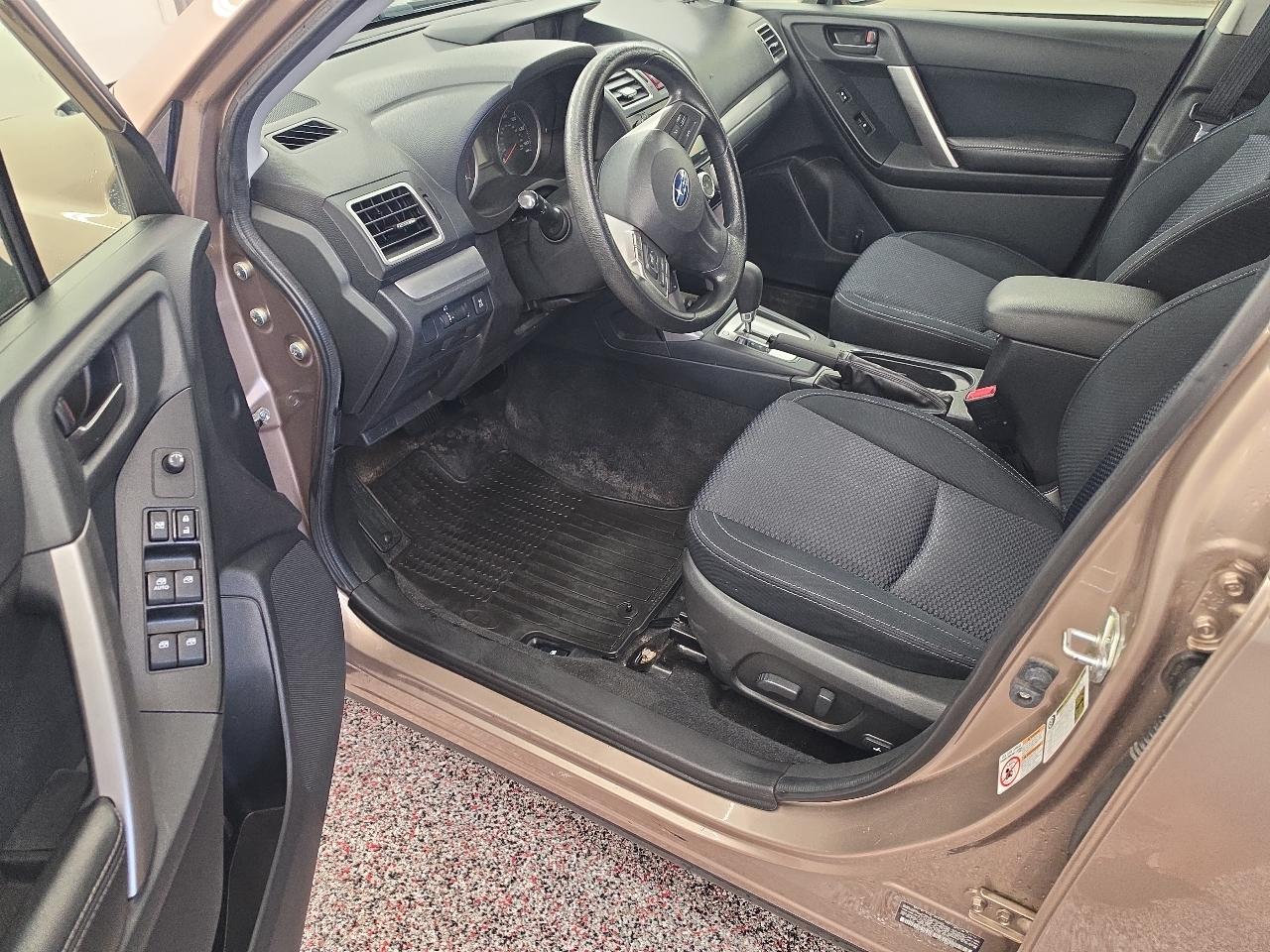 Subaru Forester 2.5i Premium PZEV CVT 2016