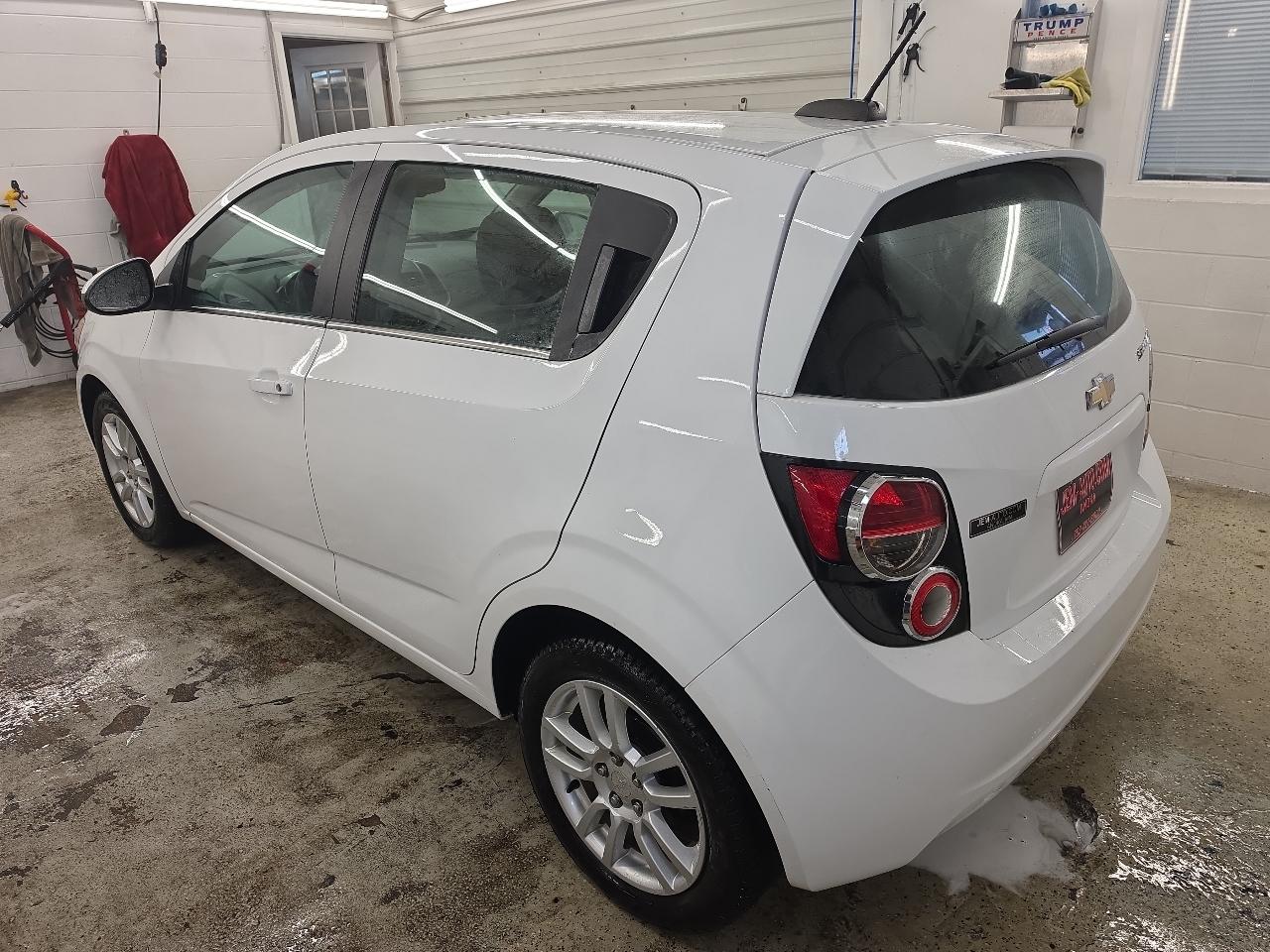 Chevrolet Sonic LT Auto 5-Door 2015