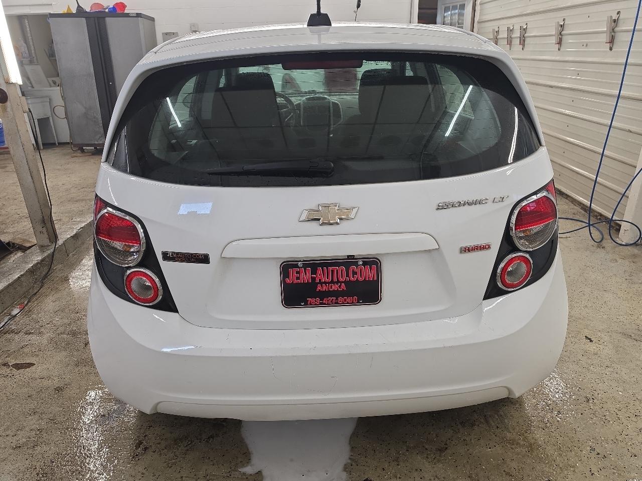 Chevrolet Sonic LT Auto 5-Door 2015