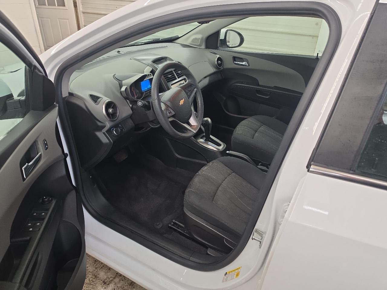 Chevrolet Sonic LT Auto 5-Door 2015