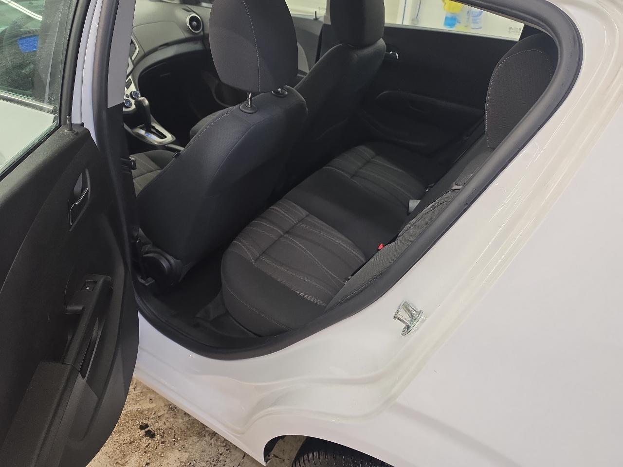 Chevrolet Sonic LT Auto 5-Door 2015