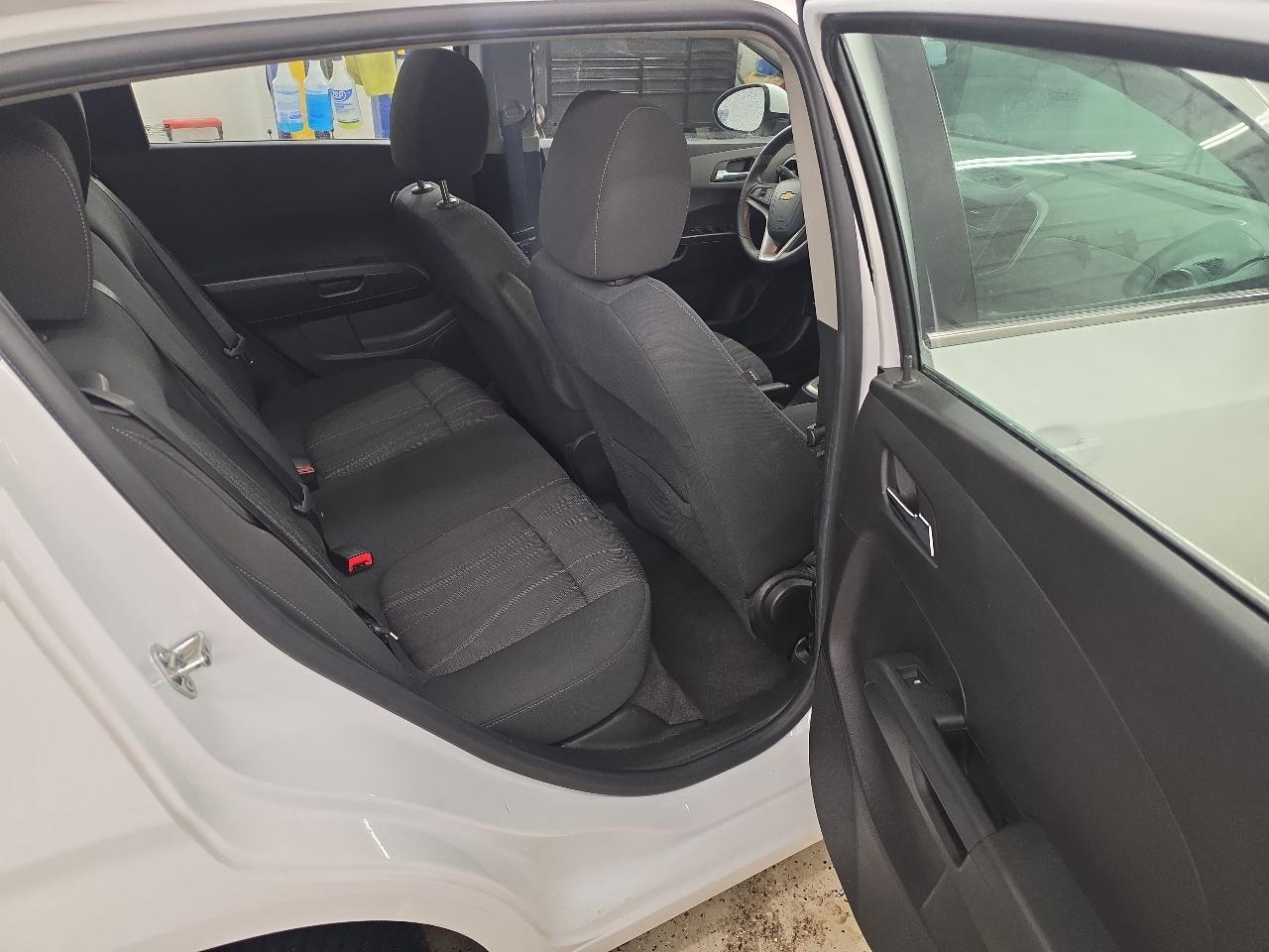 Chevrolet Sonic LT Auto 5-Door 2015