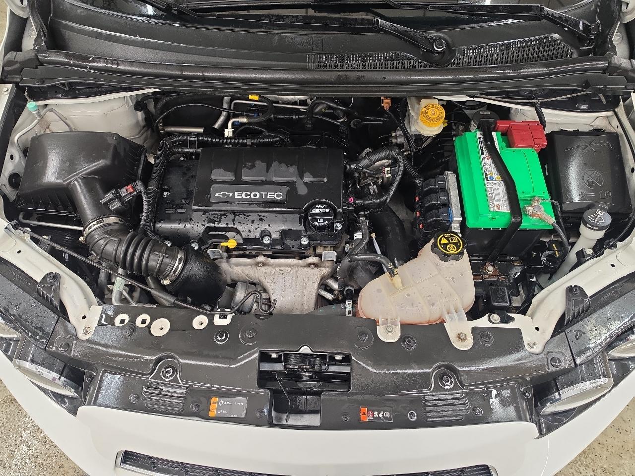 Chevrolet Sonic LT Auto 5-Door 2015