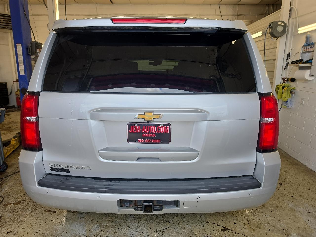 Chevrolet Suburban LT1 1500 4WD 2017
