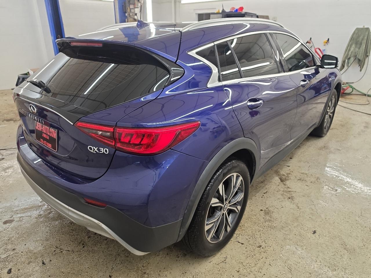 Infiniti QX30 Luxury AWD 2019