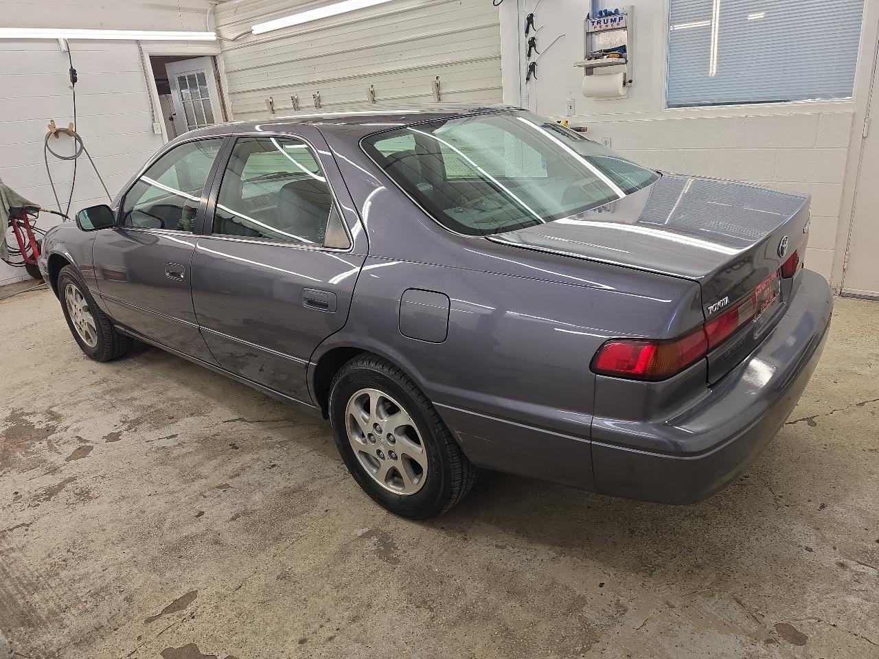 Toyota Camry LE V6 1999