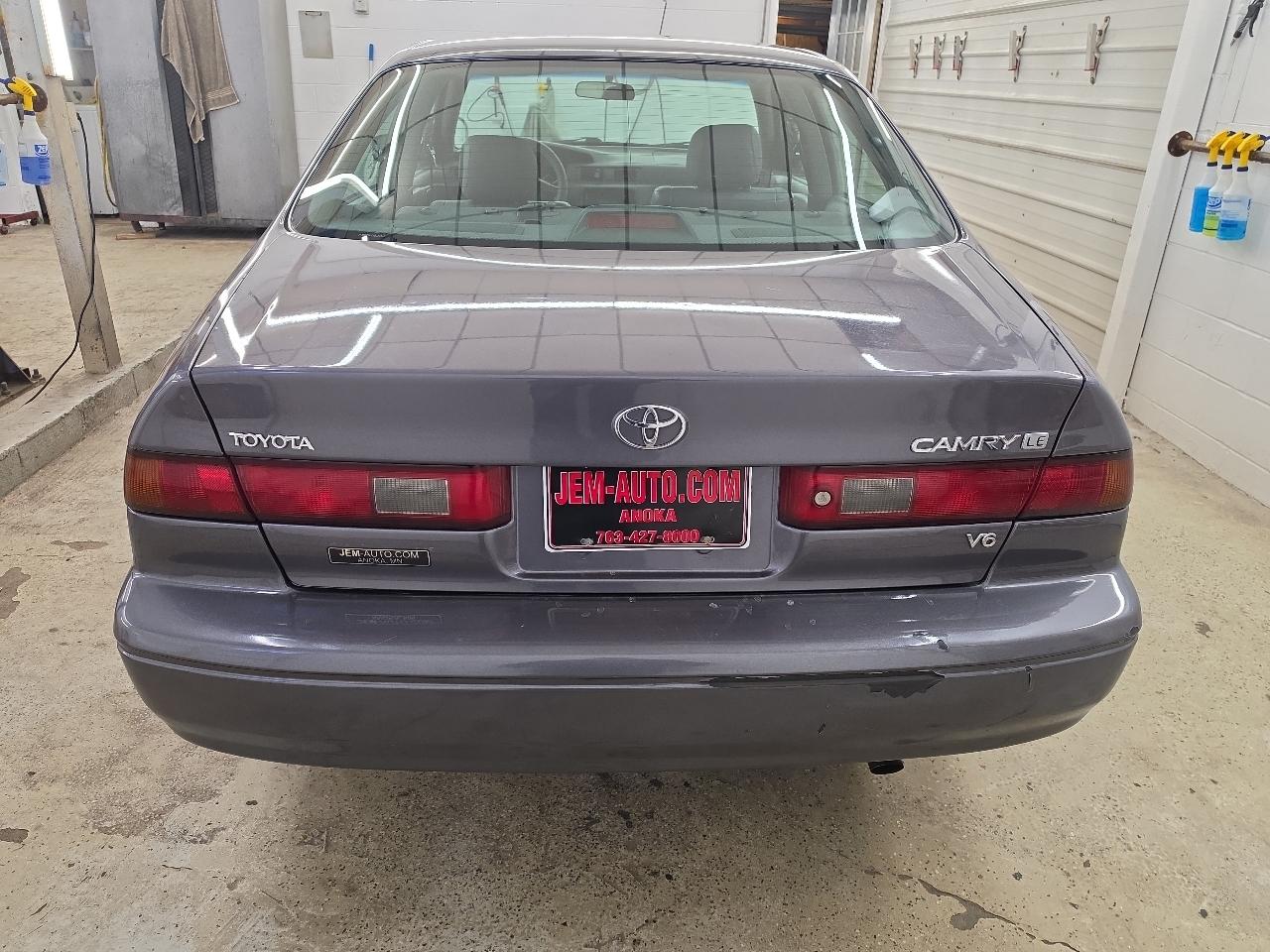 Toyota Camry LE V6 1999
