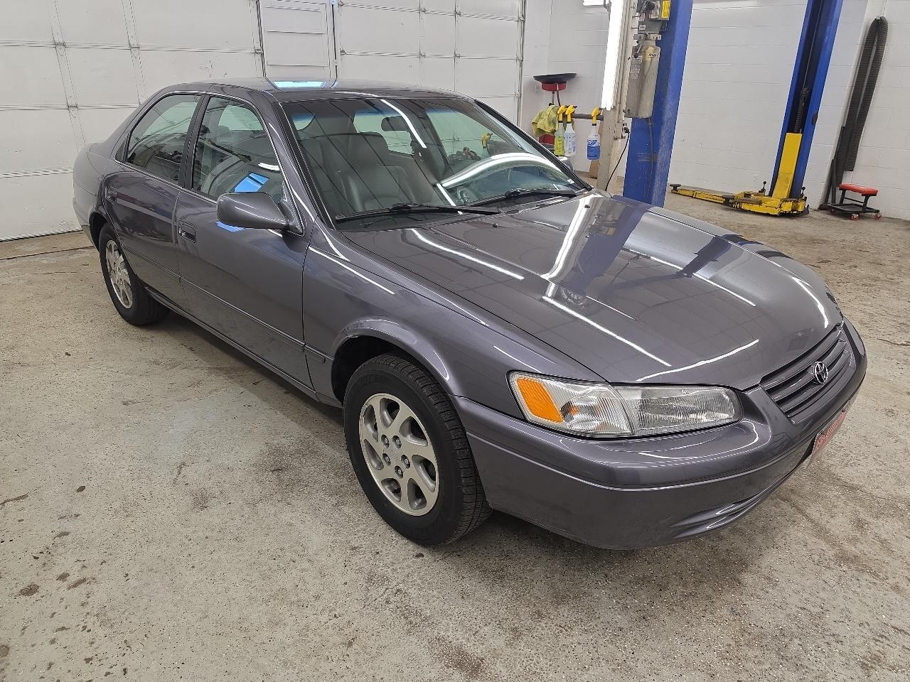 Toyota Camry LE V6 1999