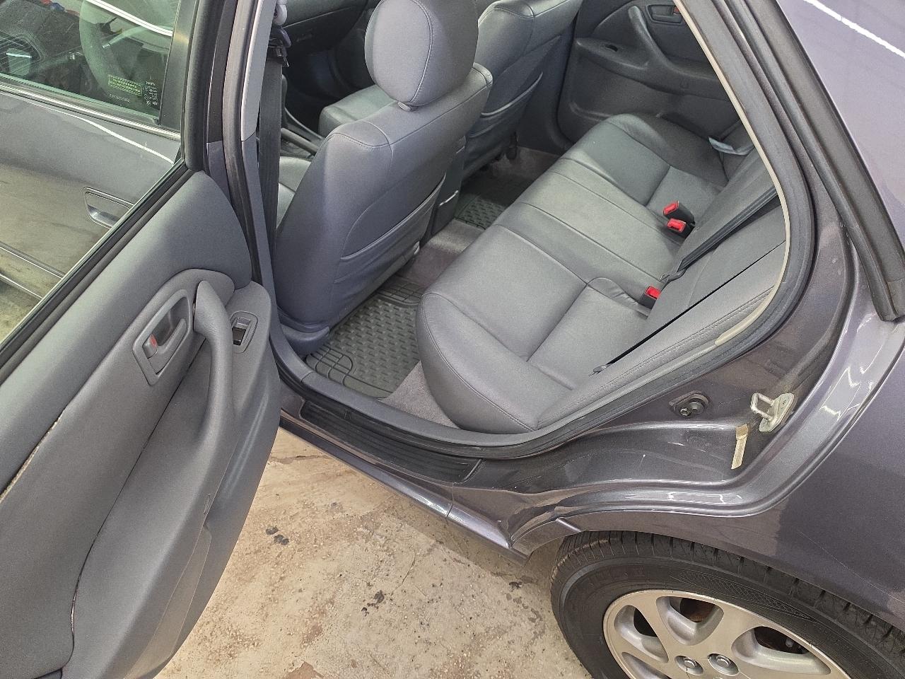 Toyota Camry LE V6 1999