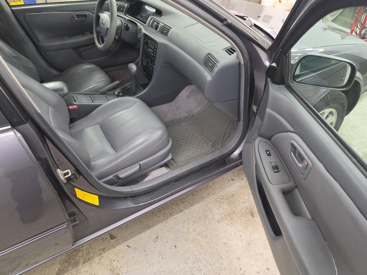 Toyota Camry LE V6 1999