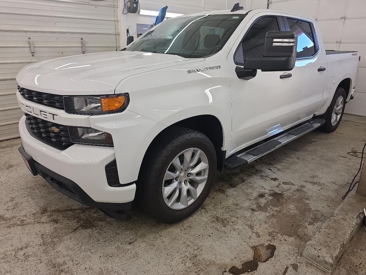 Chevrolet Silverado 1500 Custom Crew Cab Short Box 4WD 2021